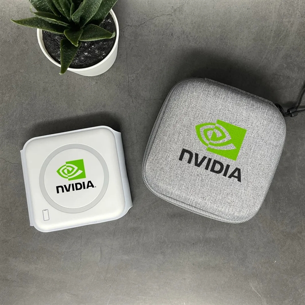 Trio Pro - 3 in 1 travel charger with case - Trio Pro - 3 in 1 travel charger with case - Image 6 of 9