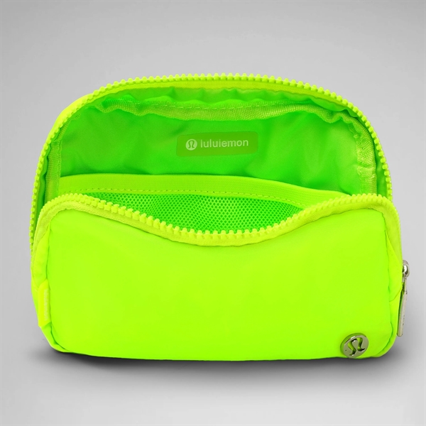 Lululemon Everywhere Belt Bag 1L - Lululemon Everywhere Belt Bag 1L - Image 12 of 40
