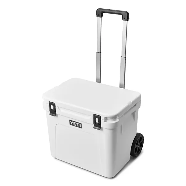 60 QT YETI® Roadie Wheeled Hard Cooler Ice Chest 23.7"x20.5" - 60 QT YETI® Roadie Wheeled Hard Cooler Ice Chest 23.7"x20.5" - Image 14 of 15