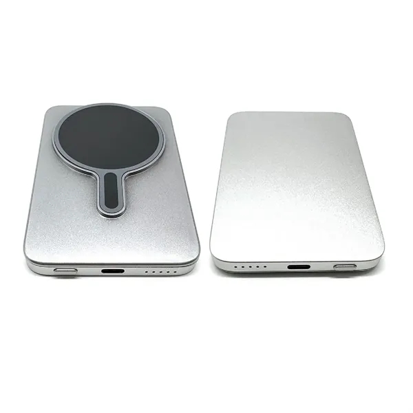 15W MagSafe Magnetic Wireless Power Bank - 15W MagSafe Magnetic Wireless Power Bank - Image 3 of 8