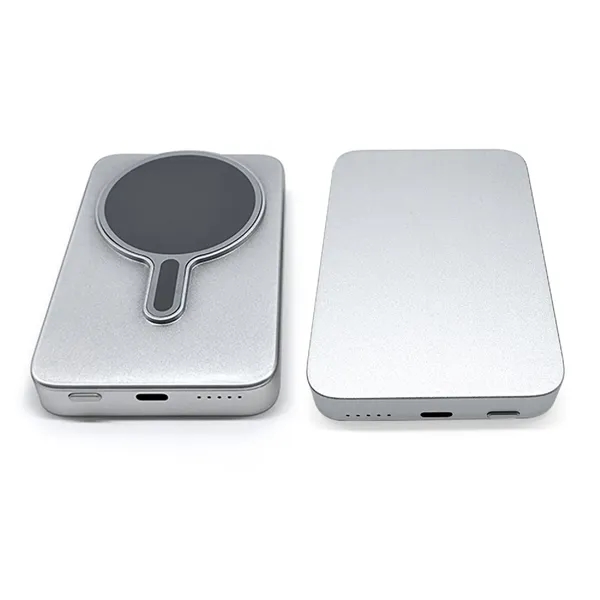 15W MagSafe Magnetic Wireless Power Bank - 15W MagSafe Magnetic Wireless Power Bank - Image 7 of 8