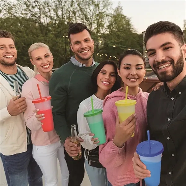 24oz Colour Changing Cup Tumbler with Lid and Straw - 24oz Colour Changing Cup Tumbler with Lid and Straw - Image 2 of 4