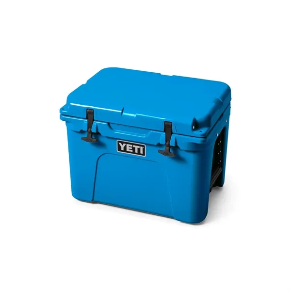 35 QT YETI® Tundra Hard Cooler Ice Chest (21.1" x 15.4") - 35 QT YETI® Tundra Hard Cooler Ice Chest (21.1" x 15.4") - Image 5 of 12