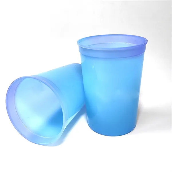 Reusable Plastic Stadium Cups Dishwasher-Safe Tumblers - Reusable Plastic Stadium Cups Dishwasher-Safe Tumblers - Image 1 of 2