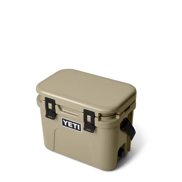 15 QT YETI® Roadie Hard Cooler Ice Chest 16.9" x 14" - 15 QT YETI® Roadie Hard Cooler Ice Chest 16.9" x 14" - Image 3 of 9