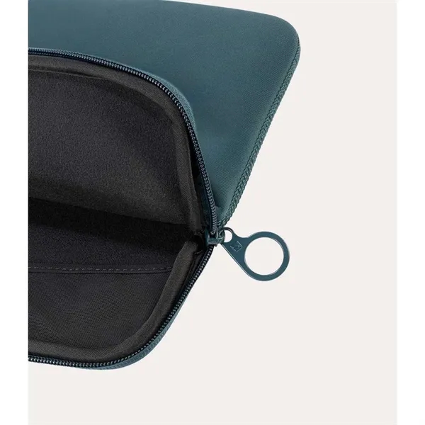 TUCANO® Italy Anti-Slip Modern Business 16" Laptop Sleeve - TUCANO® Italy Anti-Slip Modern Business 16" Laptop Sleeve - Image 5 of 9