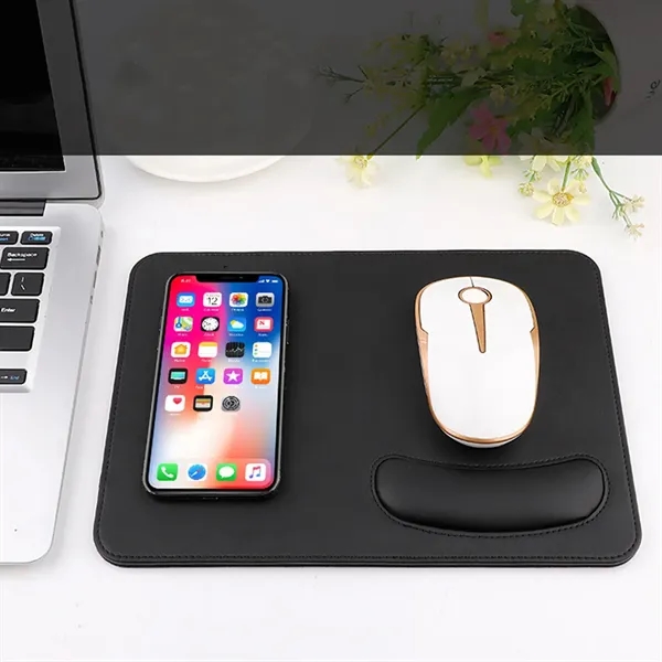 PU/Crazy Horse Skin 15W Fast Wireless Charging Mouse Pad - PU/Crazy Horse Skin 15W Fast Wireless Charging Mouse Pad - Image 3 of 4