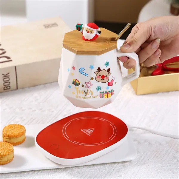 Ceramic Mug with Lid featuring Santa - Ceramic Mug with Lid featuring Santa - Image 2 of 4