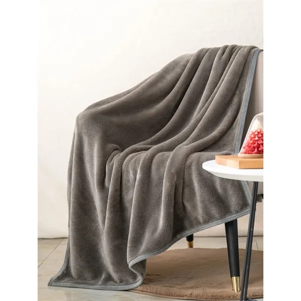 2-in-1 Unisex Foldable Coat Blanket for Home and Office - 2-in-1 Unisex Foldable Coat Blanket for Home and Office - Image 3 of 4