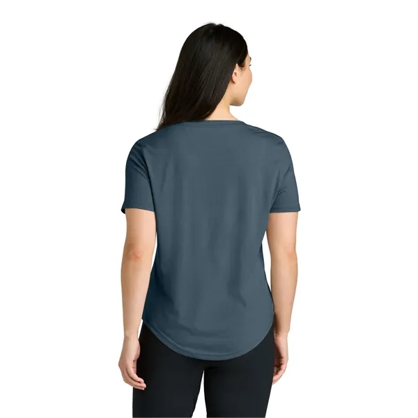 tentree Women's TreeBlend V-Neck T-Shirt - tentree Women's TreeBlend V-Neck T-Shirt - Image 6 of 9