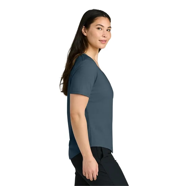 tentree Women's TreeBlend V-Neck T-Shirt - tentree Women's TreeBlend V-Neck T-Shirt - Image 7 of 9