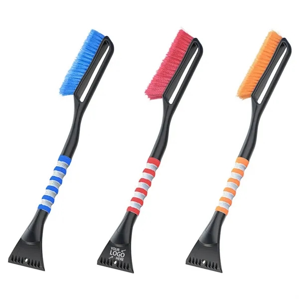 2 in 1 Detachable Ice Scraper And Snow Brush - 2 in 1 Detachable Ice Scraper And Snow Brush - Image 0 of 4