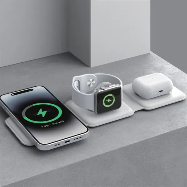 Trio - 3-in-1 compact travel charger - white - Trio - 3-in-1 compact travel charger - white - Image 2 of 5