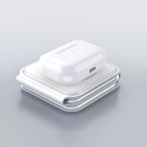 Trio - 3-in-1 compact travel charger - white - Trio - 3-in-1 compact travel charger - white - Image 4 of 5