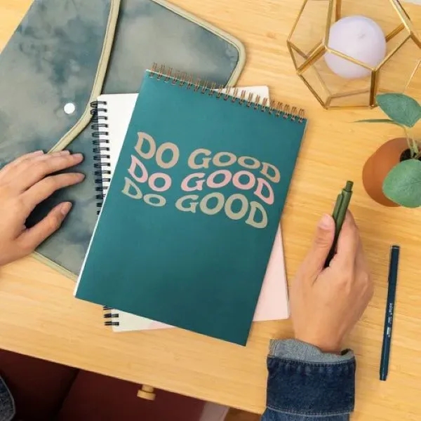 TASKPAD - 7.25 x 10 - WIRE - BLACK AND WHITE GUTS - TASKPAD - 7.25 x 10 - WIRE - BLACK AND WHITE GUTS - Image 0 of 3