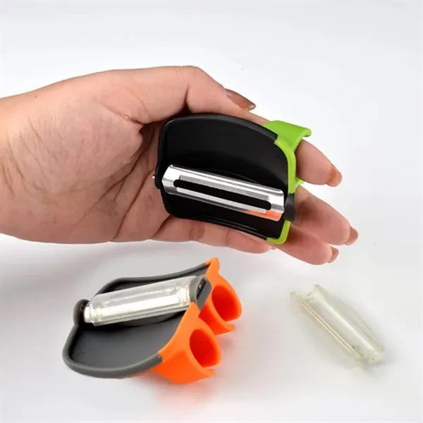 Finger Grip Vegetable & Fruit Peeler for Kitchen - Finger Grip Vegetable & Fruit Peeler for Kitchen - Image 1 of 1