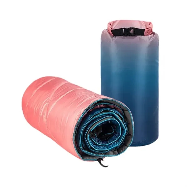 Waterproof Outdoor Puffy Blanket - Waterproof Outdoor Puffy Blanket - Image 3 of 4