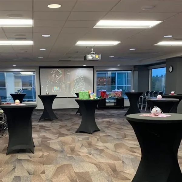 32X43 Inch Stretch Cocktail Table Tablecloth - 32X43 Inch Stretch Cocktail Table Tablecloth - Image 4 of 6