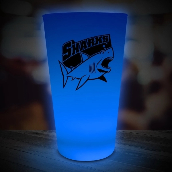 LED Glow Light Up Neon Look 16 oz Pint Glass - LED Glow Light Up Neon Look 16 oz Pint Glass - Image 3 of 5