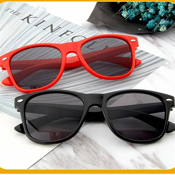 UV Protection Comfortable Portable Colored Sunglasses - UV Protection Comfortable Portable Colored Sunglasses - Image 4 of 4