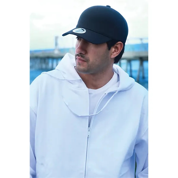 INIVI Stanley 1 Panel Seamless Cap. - INIVI Stanley 1 Panel Seamless Cap. - Image 0 of 5