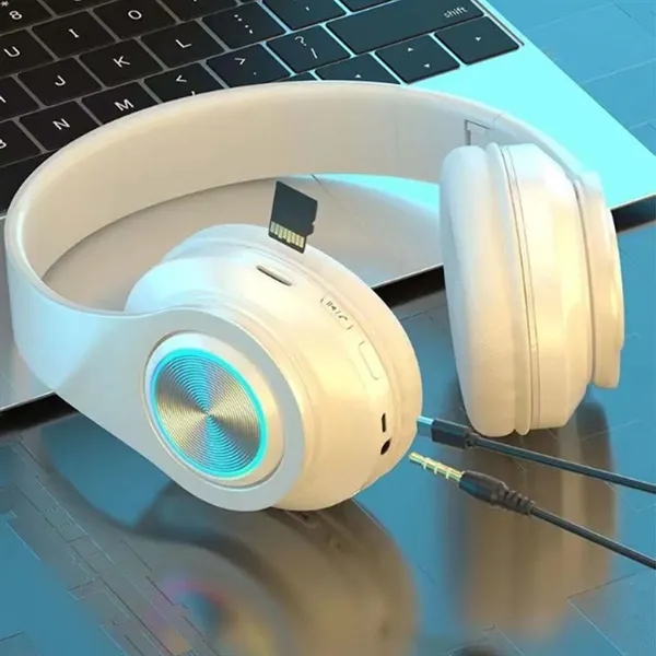 Foldable Long Playtime Head-Mounted Wireless Headphone - Foldable Long Playtime Head-Mounted Wireless Headphone - Image 3 of 4