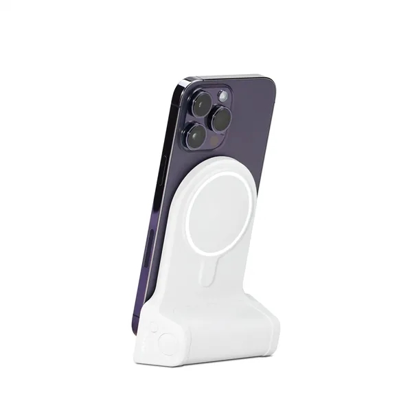 ShutterVolt 4,500 mAh MagSafe Power Bank - ShutterVolt 4,500 mAh MagSafe Power Bank - Image 5 of 10