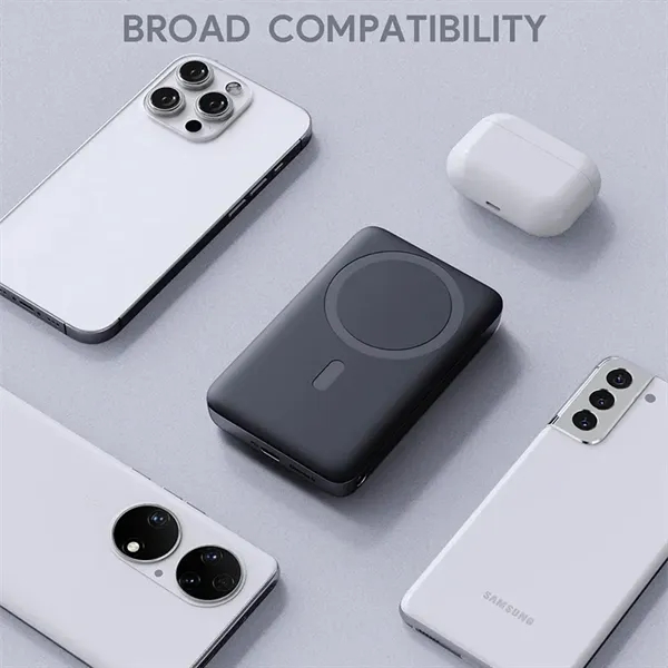 Aukey 10,000 mAh 30W MagSafe Power Bank - Aukey 10,000 mAh 30W MagSafe Power Bank - Image 11 of 18