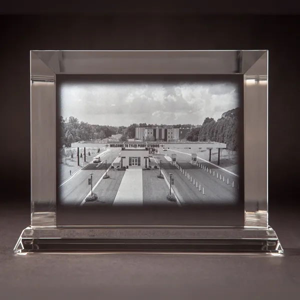 2D Horizontal Crystal Award w/ Beveled Back (8 x 6 x 5/8)