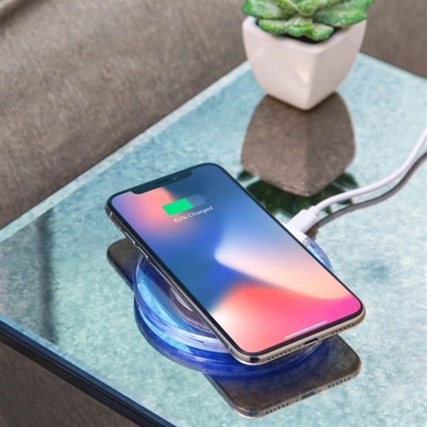 15W Ultra-slim UFO Shape Crystal Wireless Charging Pad - 15W Ultra-slim UFO Shape Crystal Wireless Charging Pad - Image 2 of 4