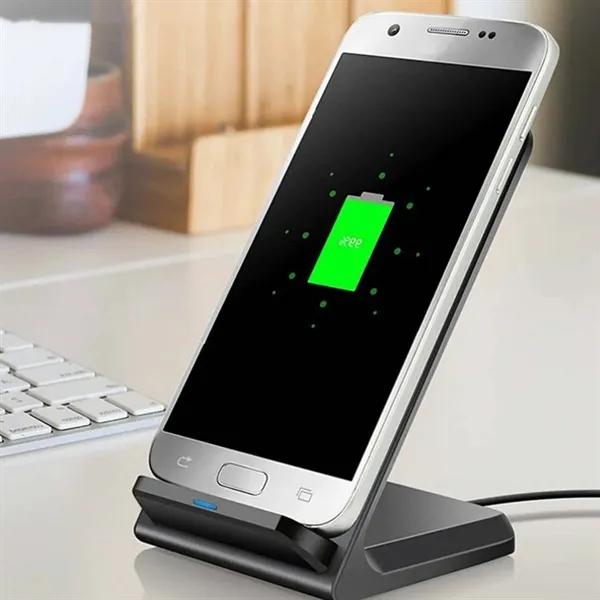 2in1 Vertical Magnetic Portable Wireless Fast Charger Stand - 2in1 Vertical Magnetic Portable Wireless Fast Charger Stand - Image 4 of 4