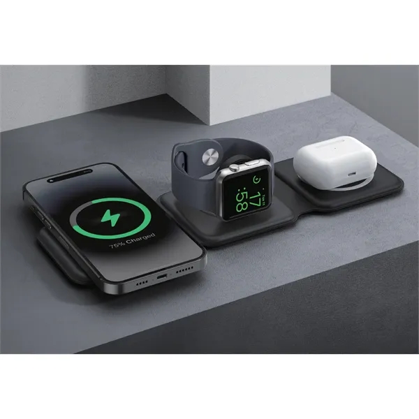 Trio - 3-in-1 compact travel charger - black - Trio - 3-in-1 compact travel charger - black - Image 1 of 3