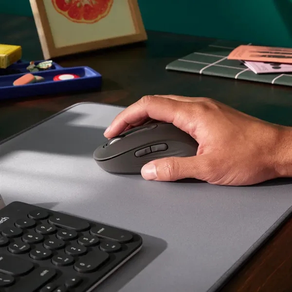 Logitech® Signature M650 L Mouse - Logitech® Signature M650 L Mouse - Image 4 of 14