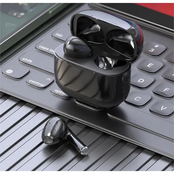 Noise Reduction Headphone - Noise Reduction Headphone - Image 1 of 3