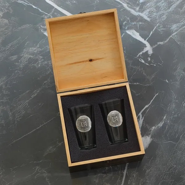 Manhattan 2-Piece Pint Glass Set in Engraved Box - Manhattan 2-Piece Pint Glass Set in Engraved Box - Image 0 of 1