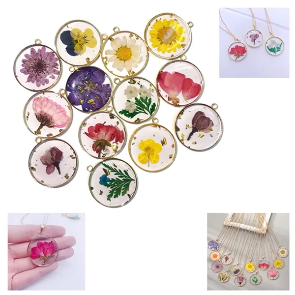 Resin Dried Flower Necklace - Resin Dried Flower Necklace - Image 0 of 1