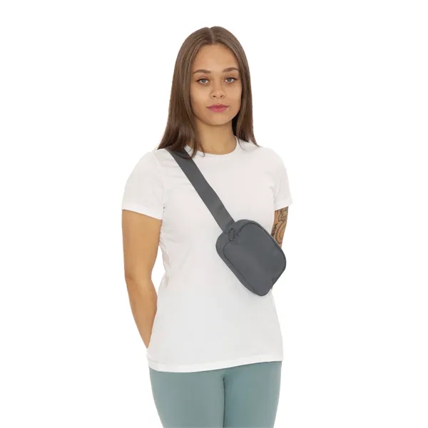 KOI® Matte Hip Pack 0.75 L - KOI® Matte Hip Pack 0.75 L - Image 0 of 10