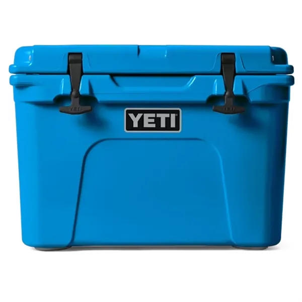 35 QT YETI® Tundra Hard Cooler Ice Chest (21.1" x 15.4") - 35 QT YETI® Tundra Hard Cooler Ice Chest (21.1" x 15.4") - Image 9 of 12