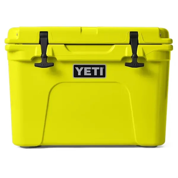 35 QT YETI® Tundra Hard Cooler Ice Chest (21.1" x 15.4") - 35 QT YETI® Tundra Hard Cooler Ice Chest (21.1" x 15.4") - Image 12 of 12