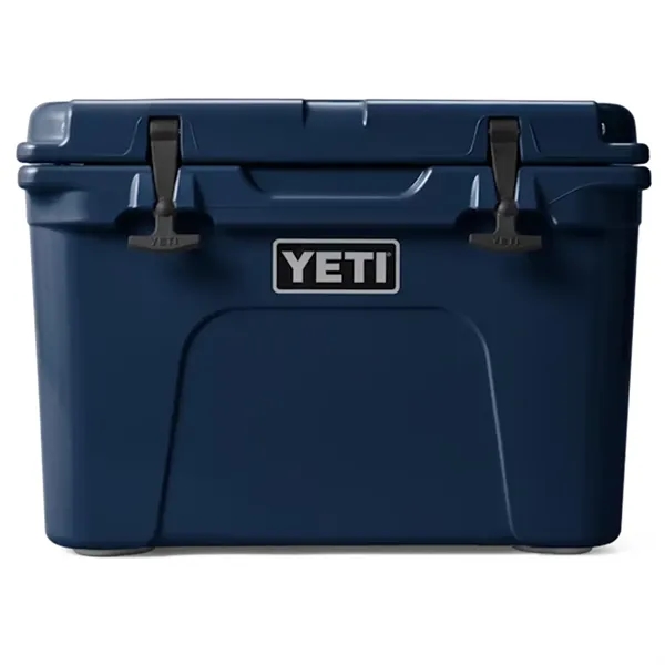 35 QT YETI® Tundra Hard Cooler Ice Chest (21.1" x 15.4") - 35 QT YETI® Tundra Hard Cooler Ice Chest (21.1" x 15.4") - Image 2 of 12