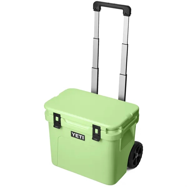 YETI® Roadie® 32 Wheeled Cooler UV Print - YETI® Roadie® 32 Wheeled Cooler UV Print - Image 12 of 16