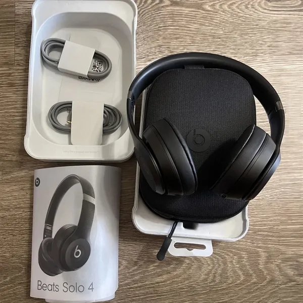 Custom Beats Solo 4 - Custom Beats Solo 4 - Image 2 of 4