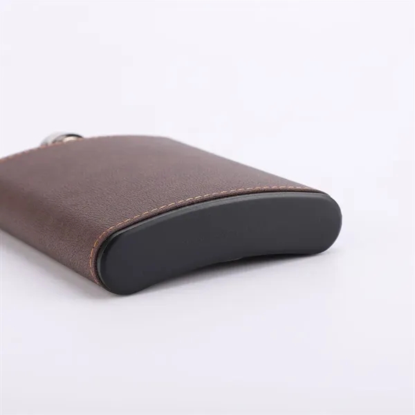 8Oz. Customizable Leather-Wrapped Hip Flask - 8Oz. Customizable Leather-Wrapped Hip Flask - Image 2 of 4
