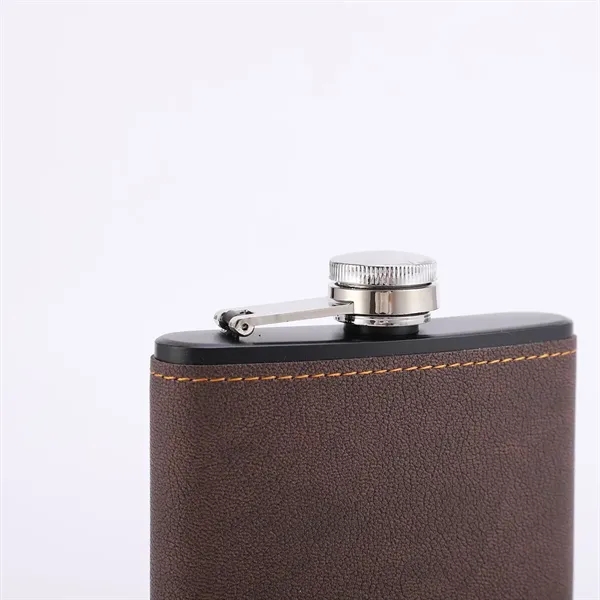 8Oz. Customizable Leather-Wrapped Hip Flask - 8Oz. Customizable Leather-Wrapped Hip Flask - Image 3 of 4