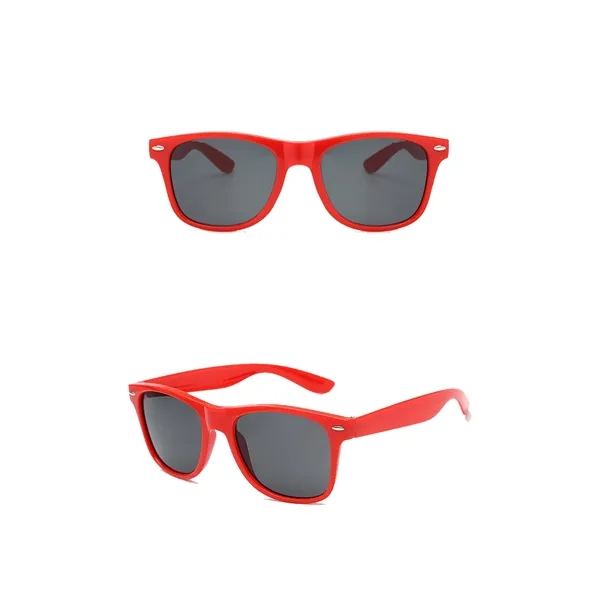 Fashionable Blackout Sunglasses - Fashionable Blackout Sunglasses - Image 4 of 7