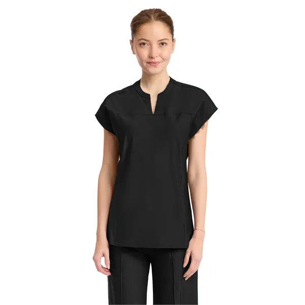Infinity GNR8 Kinetic - Women's 2-Pocket Henley Top - Infinity GNR8 Kinetic - Women's 2-Pocket Henley Top - Image 0 of 11