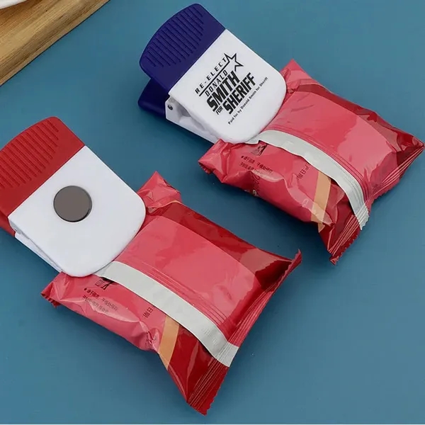 Alligator Magnetic Chip Clip Sealed Food Bags W/ Rubber Grip - Alligator Magnetic Chip Clip Sealed Food Bags W/ Rubber Grip - Image 2 of 4