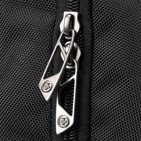 SwissDigital® Neptune SV Massage Large Travel Backpack - SwissDigital® Neptune SV Massage Large Travel Backpack - Image 18 of 28