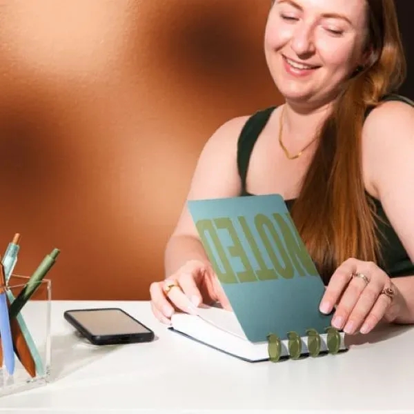 MEDIUM DISC-BOUND TASKPAD WITH 3X LAMINATED COVER - MEDIUM DISC-BOUND TASKPAD WITH 3X LAMINATED COVER - Image 0 of 7