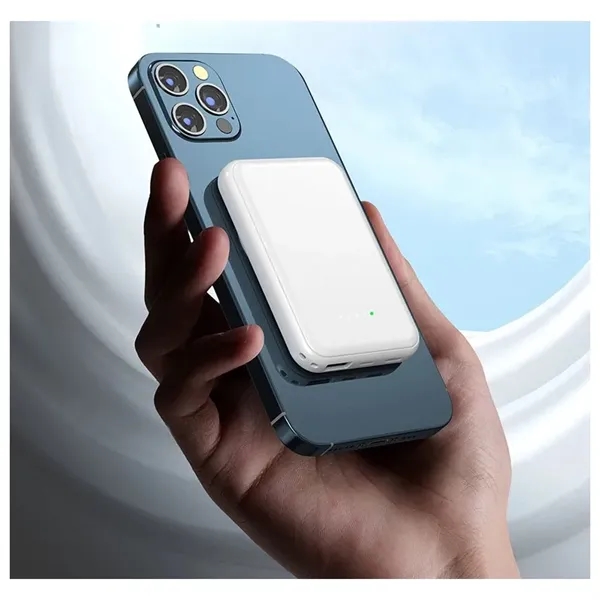 Magnetic Wireless Power Bank 5000 Mah - Magnetic Wireless Power Bank 5000 Mah - Image 1 of 3